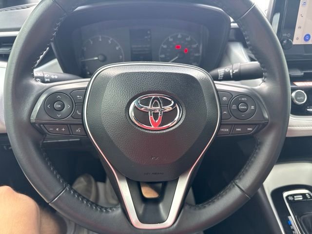 Used 2025 White Toyota SE image 29