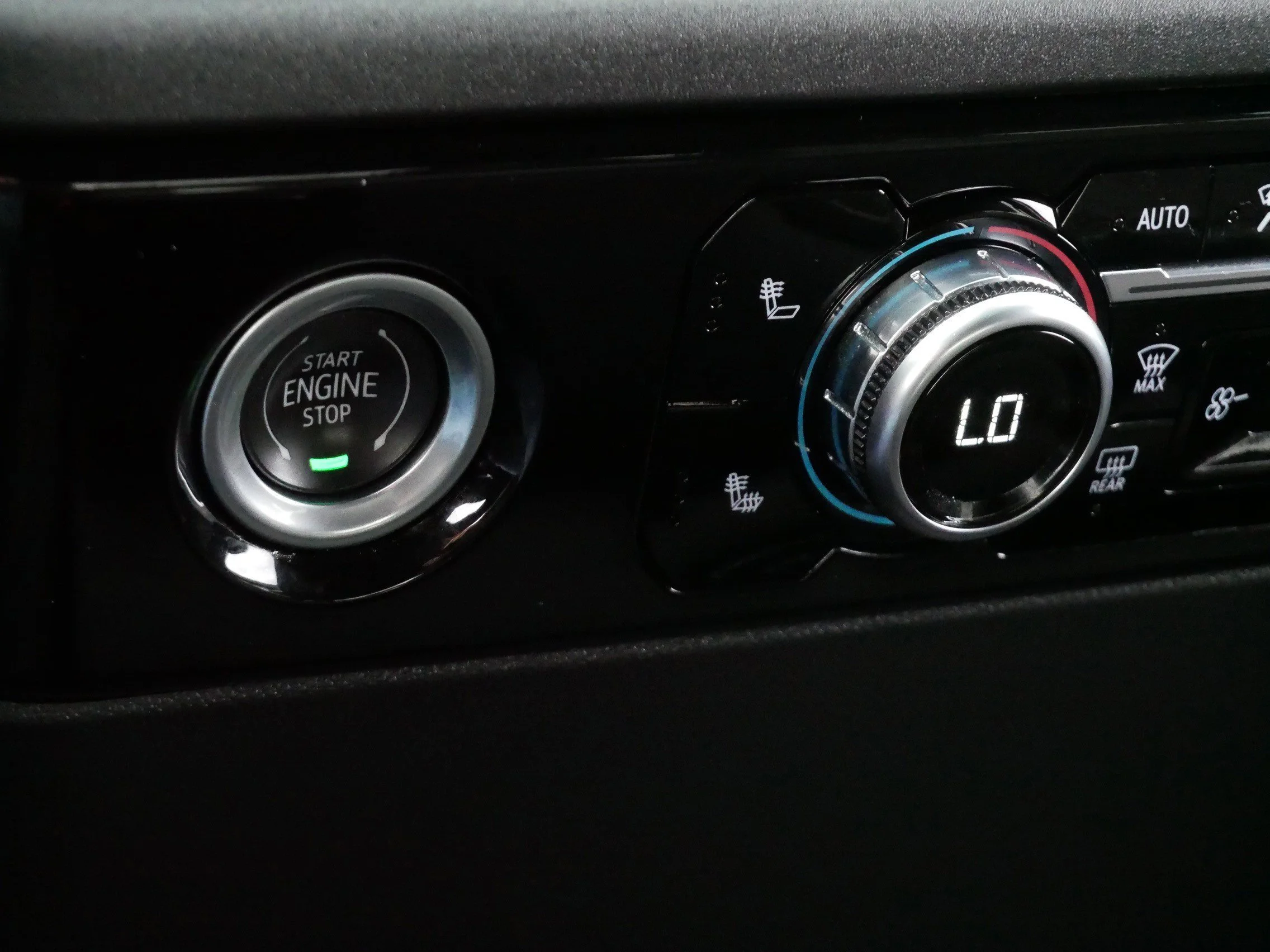 Used 2023 Onyx Black GMC Elevation image 28