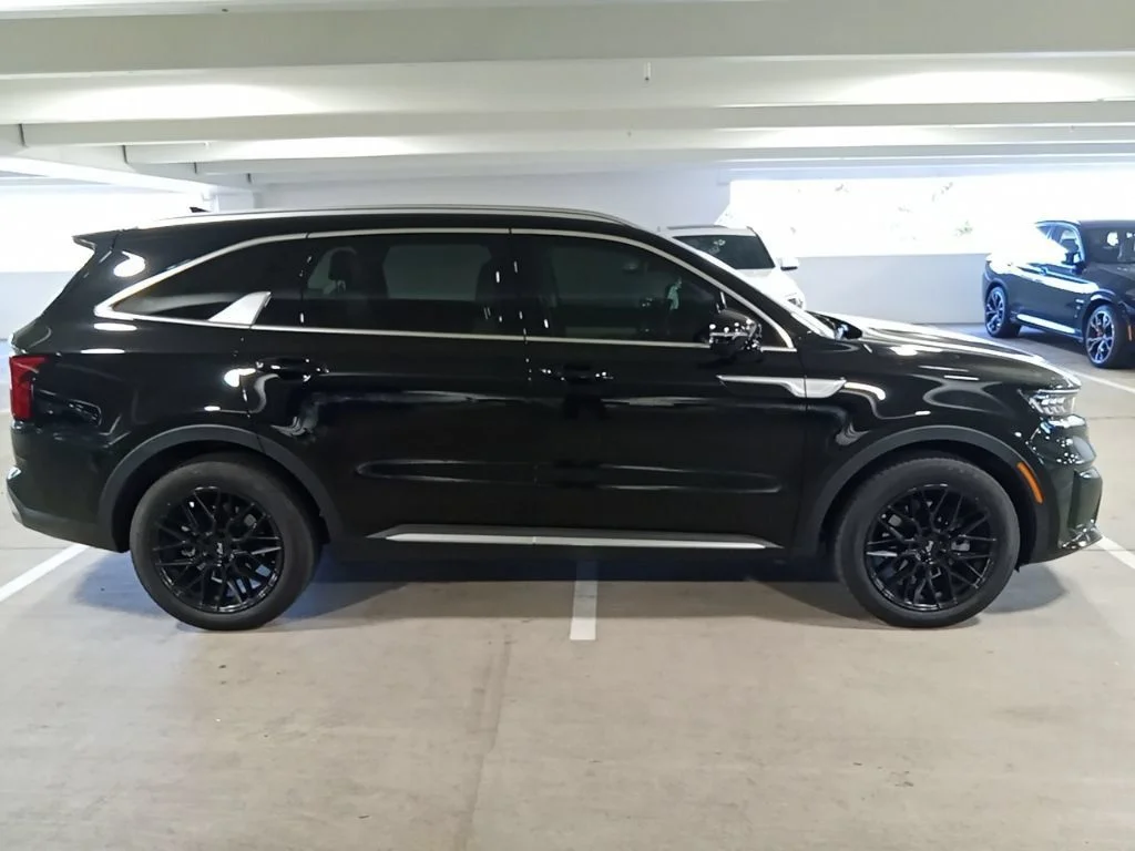 Used 2023 Aurora Black Kia SX Prestige image 4