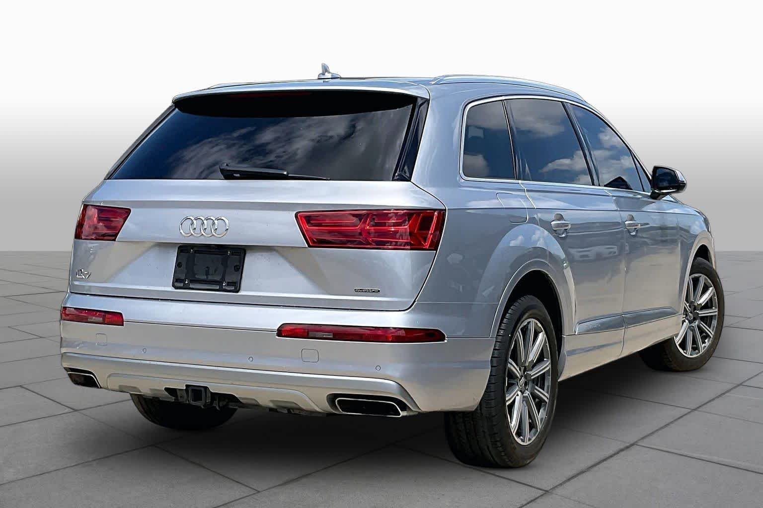 Used 2018 Florett Silver Metallic Audi Premium Plus image 13