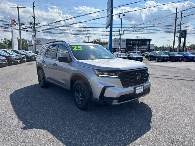 Used 2025 Lunar Silver Metallic Honda TrailSport image 3