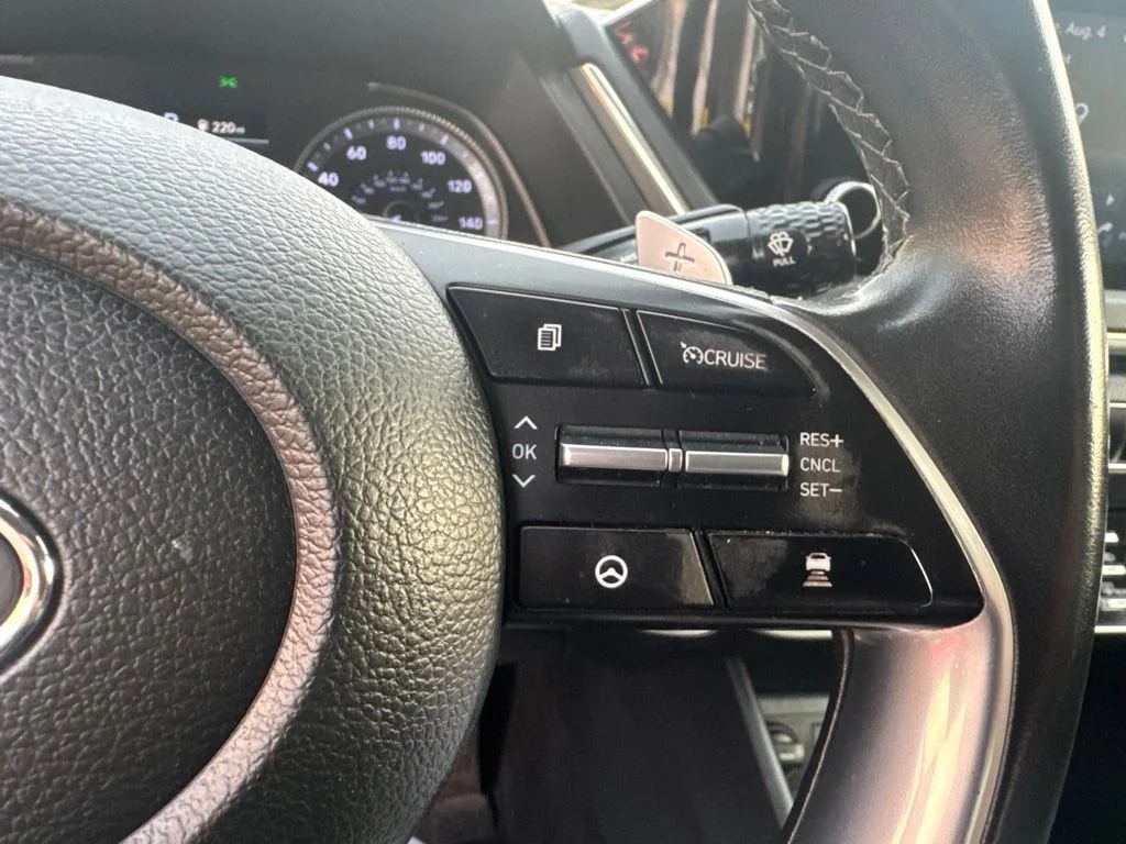 Used 2021 Hyper White Hyundai SEL image 6