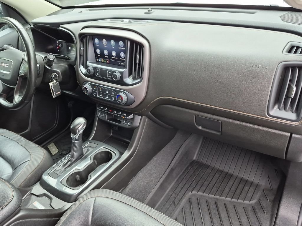 Used 2022 White GMC AT4 w/Leather image 23