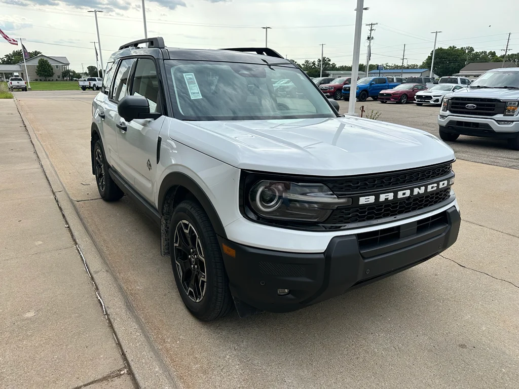 New 2026 Oxford White Ford Outer Banks image 2