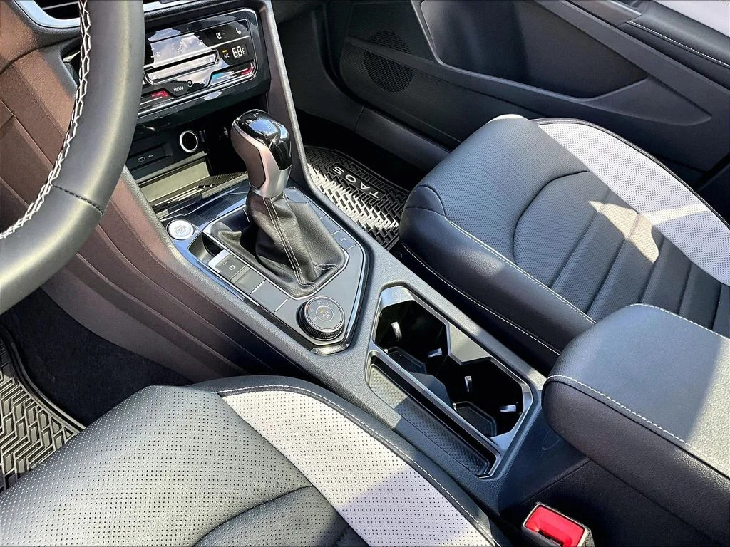 New 2026 Black Volkswagen 1.5T SEL image 19