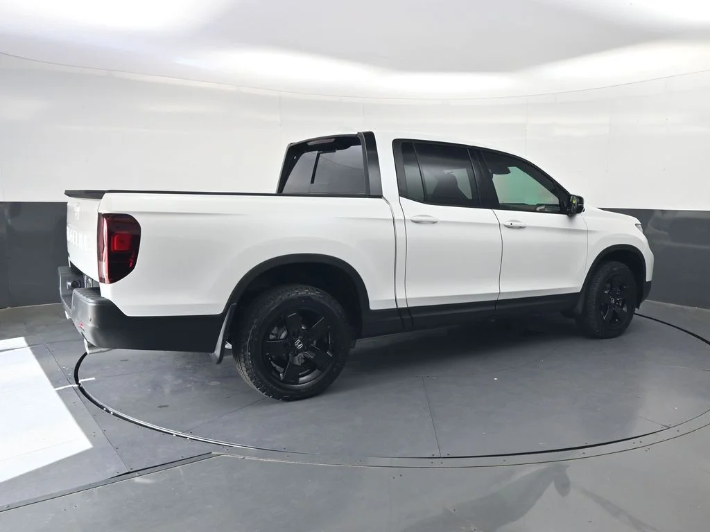 New 2026 Platinum White Pearl Honda Black Edition image 4