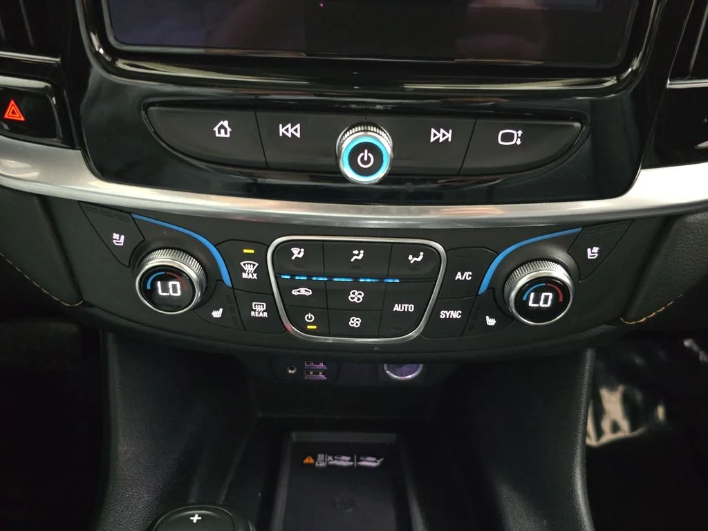 Used 2020 Silver Chevrolet Premier image 25