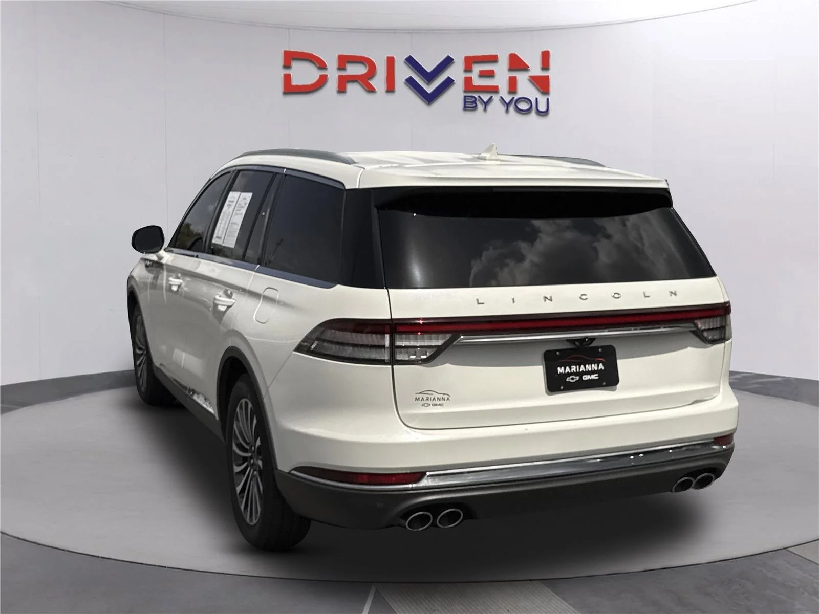 Used 2022 Pristine White Metallic Tri-Coat Lincoln Reserve image 6