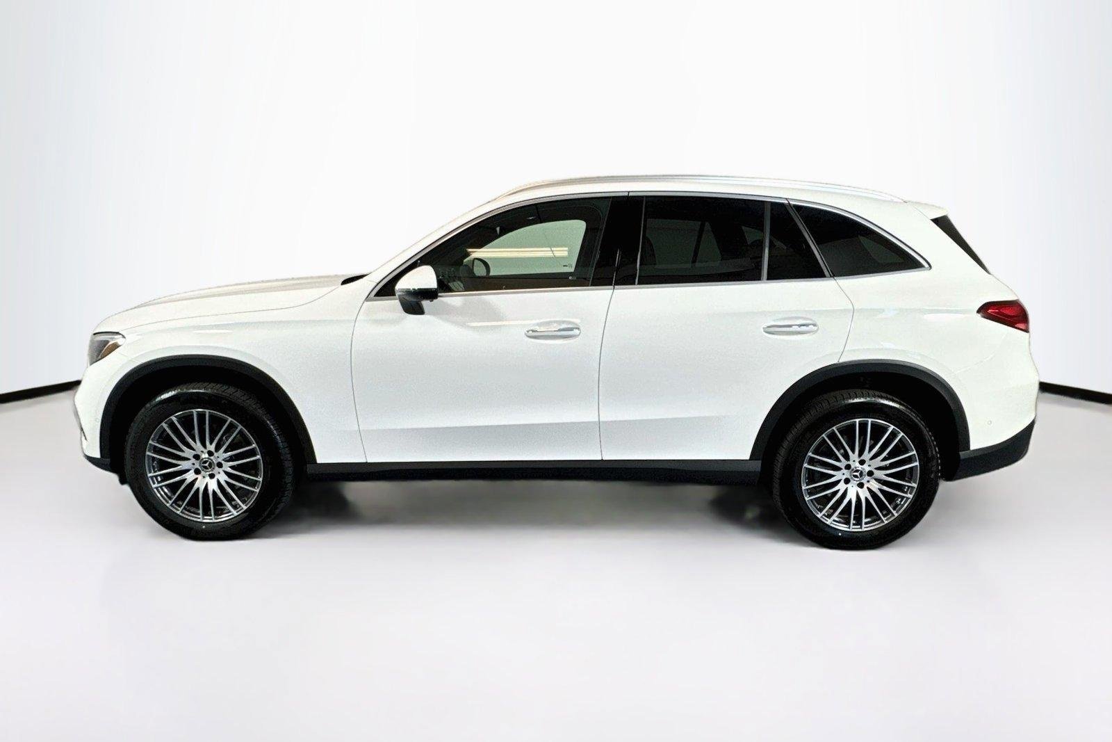 New 2026 Polar White Mercedes-Benz GLC 300 image 8