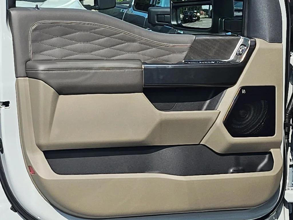 New 2026 White Ford Platinum image 38