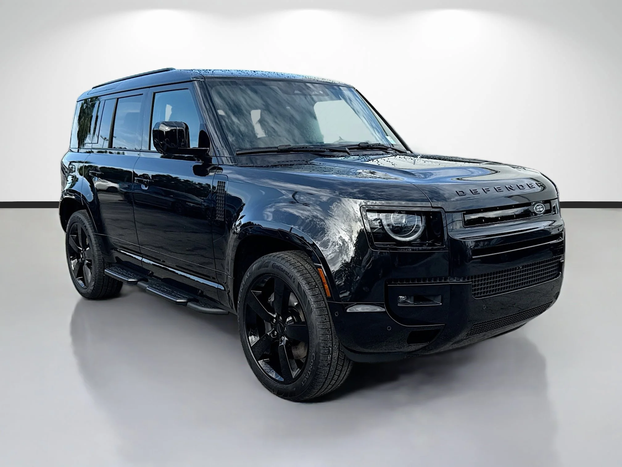 New 2026 Santorini Black Metallic Land Rover X-Dynamic SE image 7