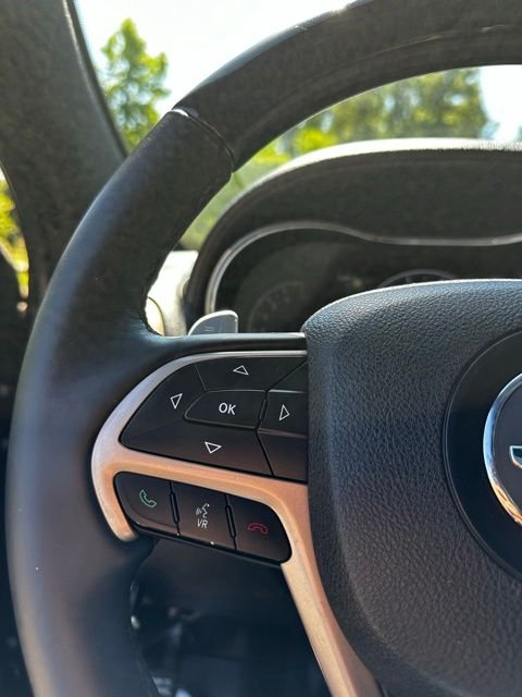 Used 2016 Brilliant Black Crystal Pearlcoat Jeep Summit image 30