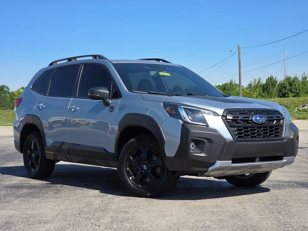 Used 2022 Ice Silver Metallic Subaru Wilderness image 2