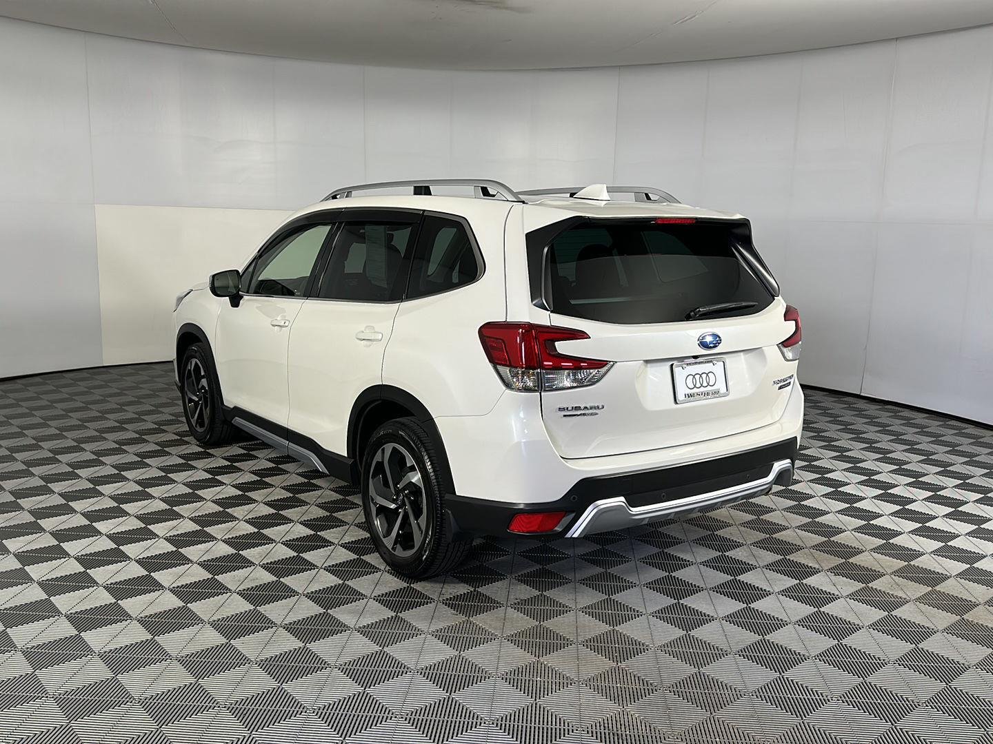 Used 2023 Crystal White Pearl Subaru Touring image 28