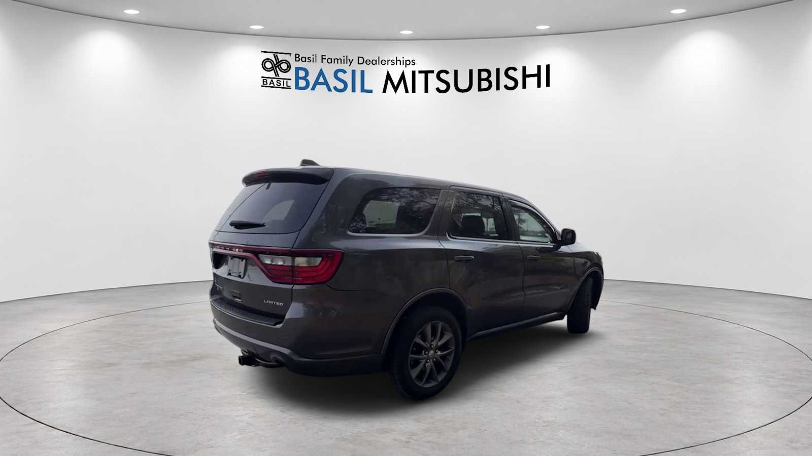 Used 2015 Granite Crystal Metallic Clearcoat Dodge Limited image 7