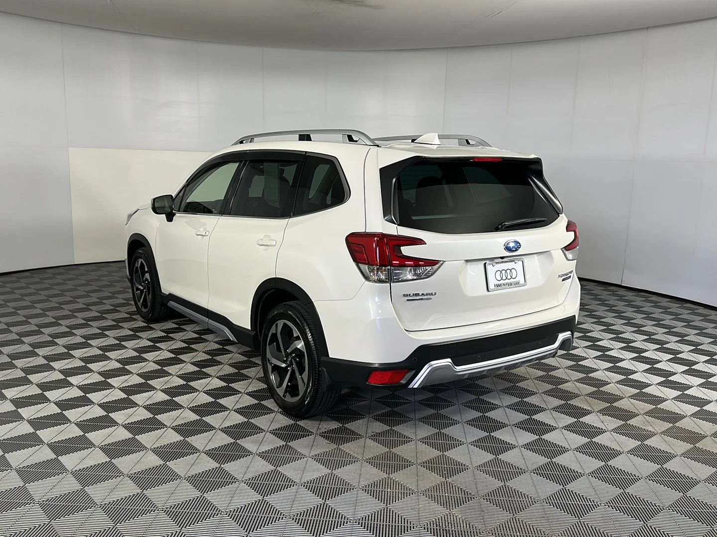 Used 2023 Crystal White Pearl Subaru Touring image 28