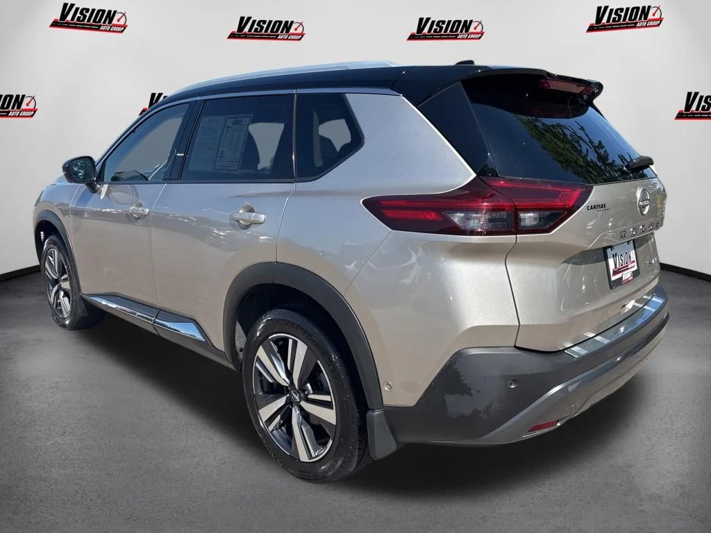 Used 2023 Gold Nissan SL image 9