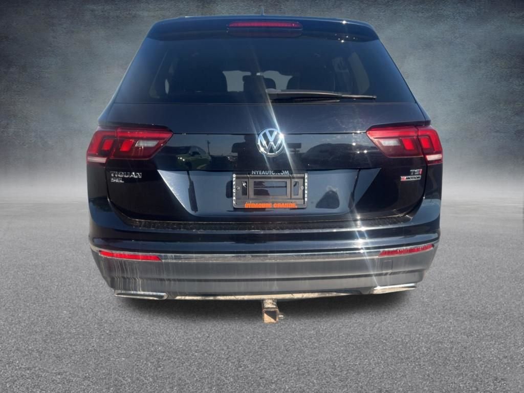 Used 2018 Black Volkswagen 2.0T SEL image 4