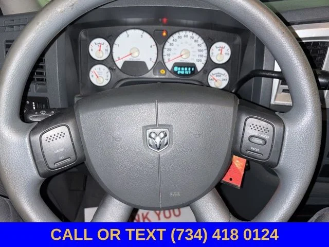 Used 2006 Brilliant Black Crystal Pearl Dodge SLT image 23