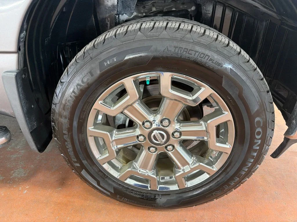 Used 2019 Gun Metallic Nissan SL image 10