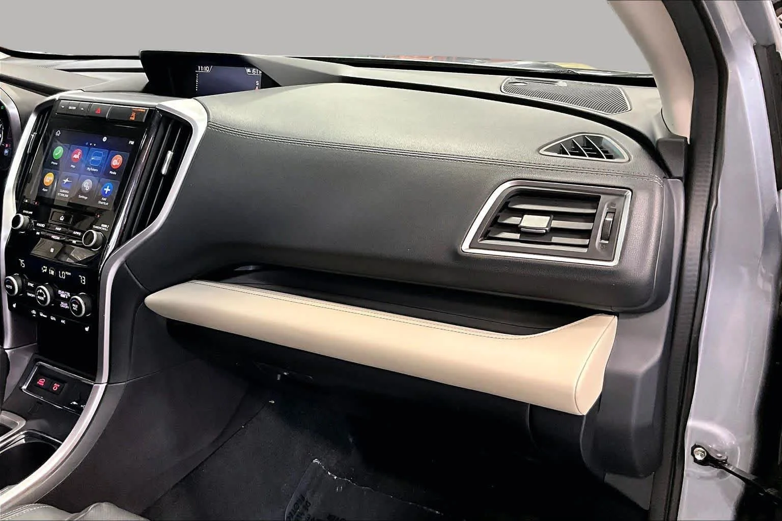 Used 2019 Ice Silver Metallic Subaru Limited image 17