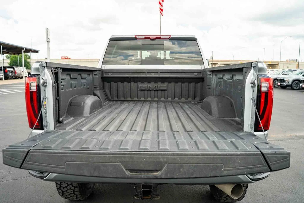 Used 2025 Silver GMC Denali Ultimate image 31