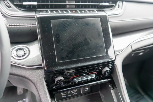 Used 2023 White Jeep Laredo image 25