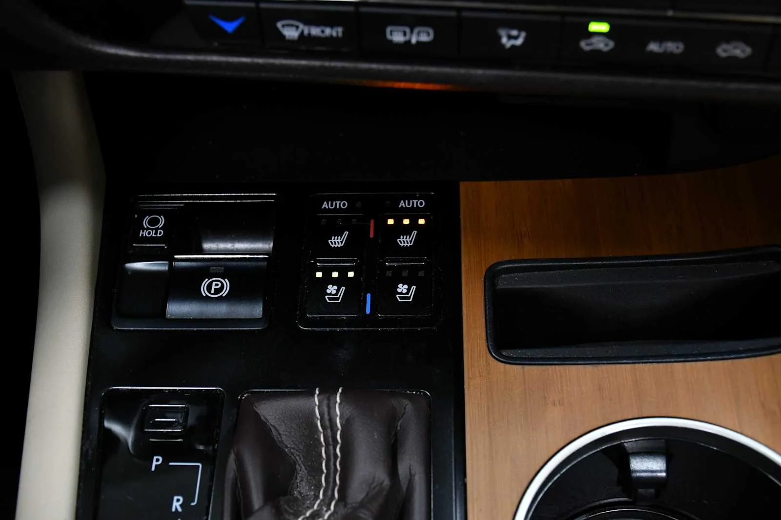 Used 2020 Nightfall Mica Lexus  image 22