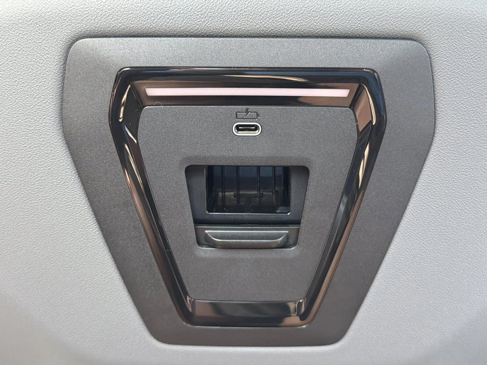 New 2027 Mineral White Metallic BMW 530i image 19