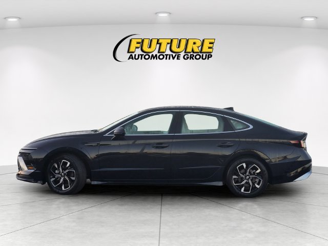 Used 2025 Blue Hyundai SEL image 7