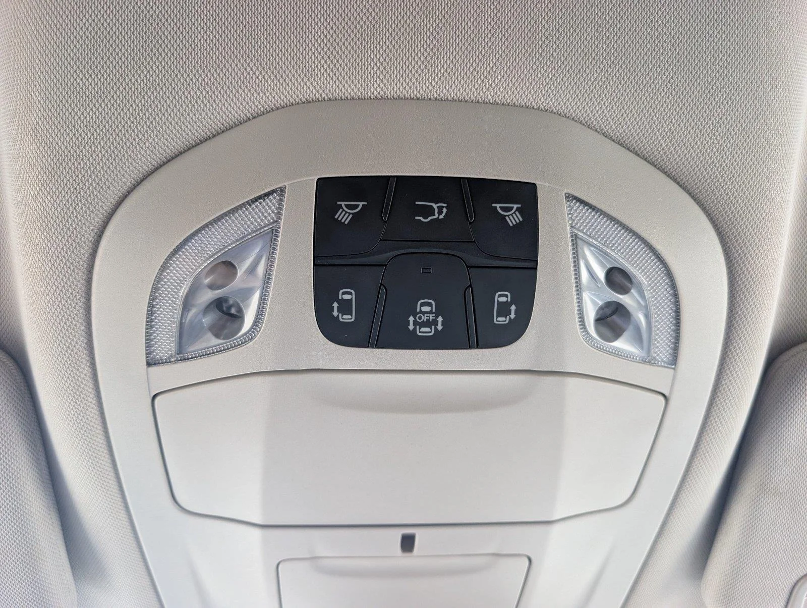 Used 2024 Bright White Clearcoat Chrysler Touring L image 18