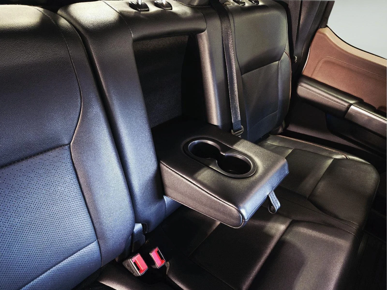 Used 2023 Carbonized Gray Ford LARIAT image 53