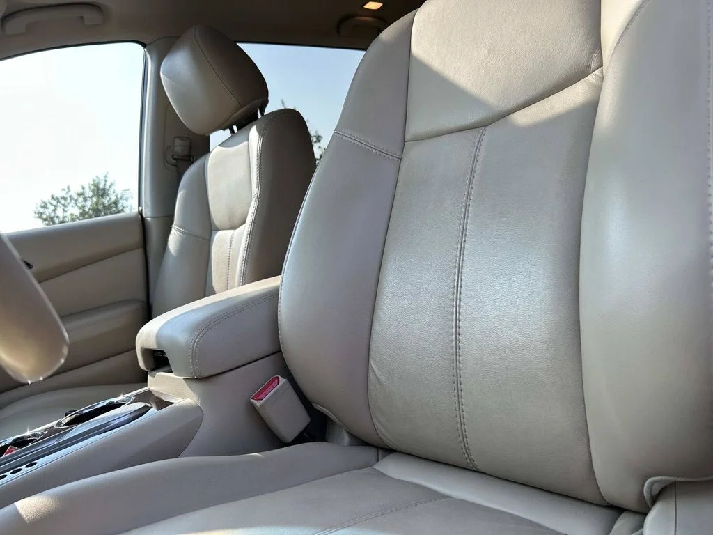 Used 2015 White Nissan SL image 24