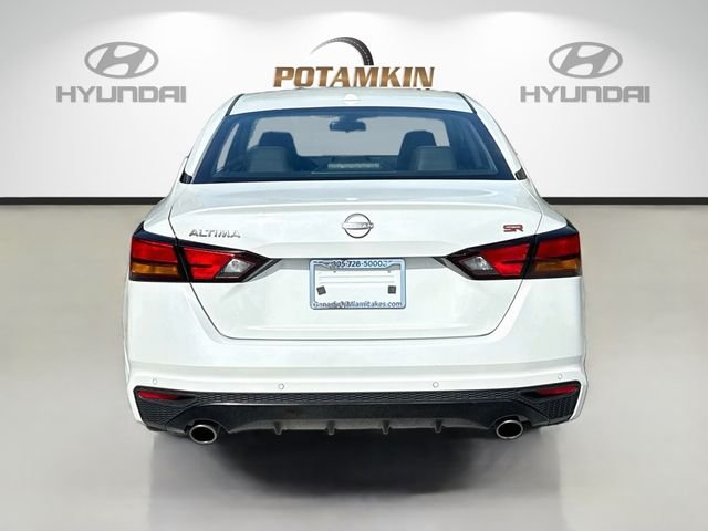 Used 2024 White Nissan 2.5 SR image 6