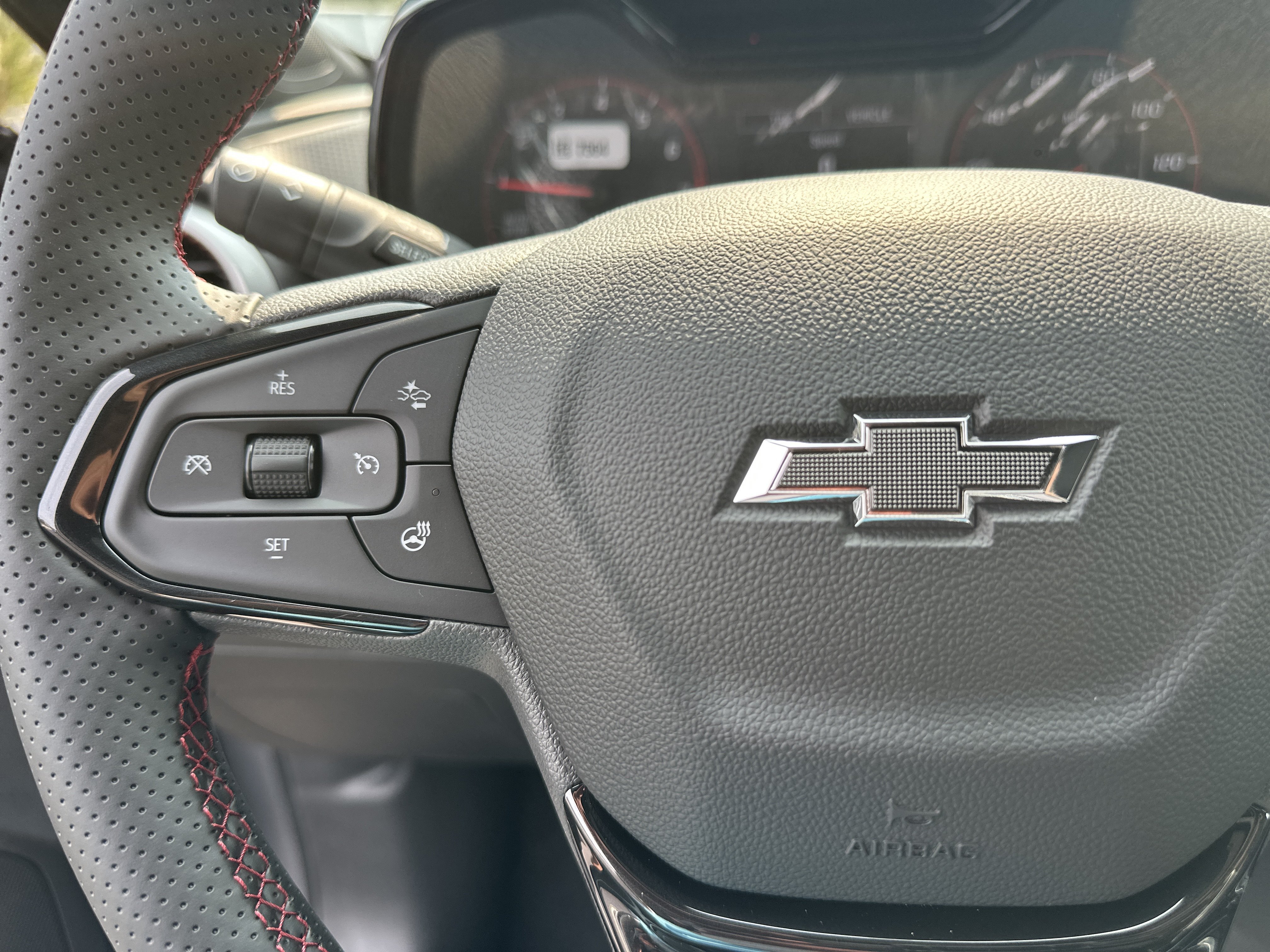 New 2026 Sterling Gray Metallic Chevrolet 1RS image 25