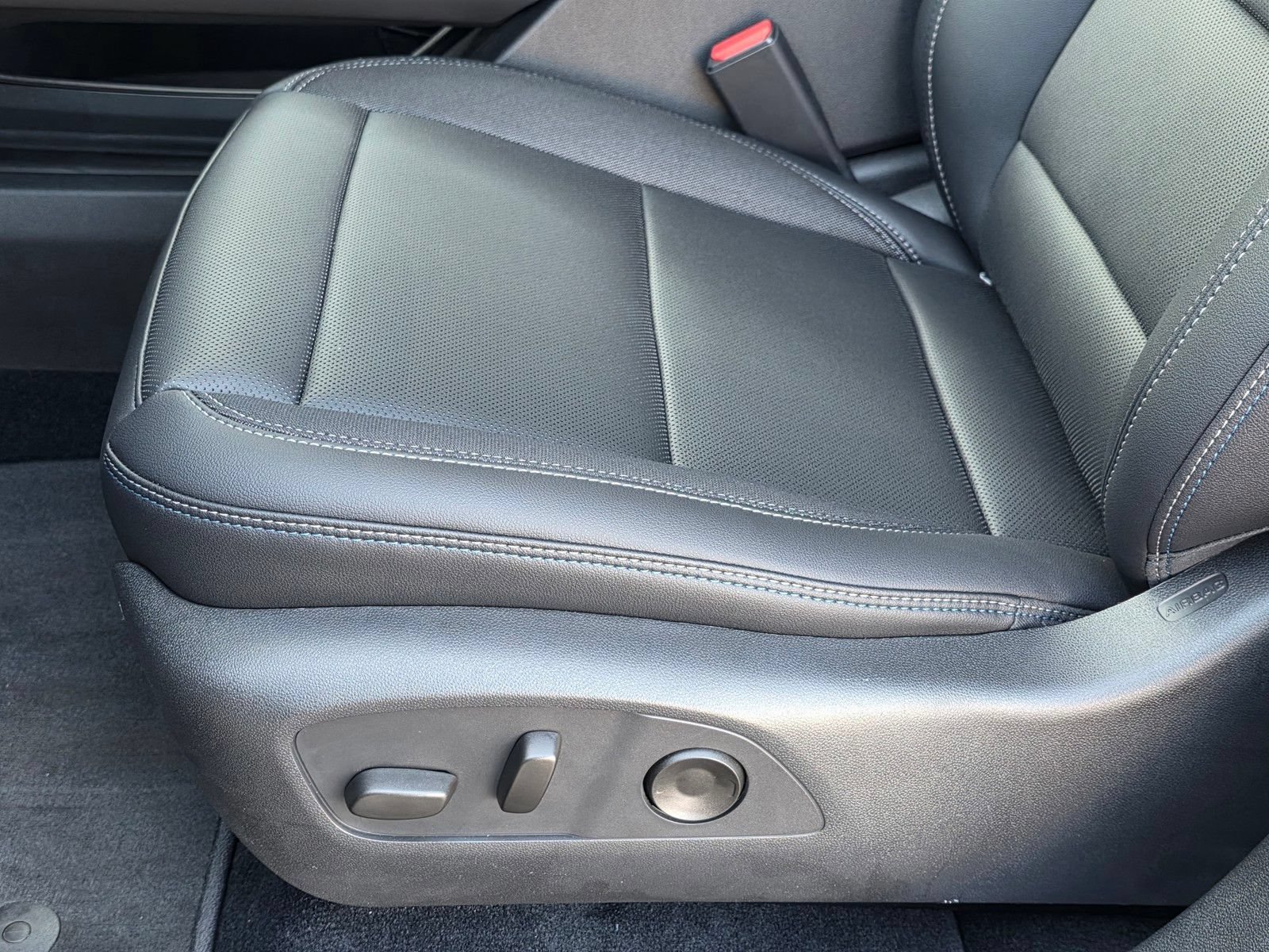 2026 Chevrolet Equinox EV 2LT - Photo 23