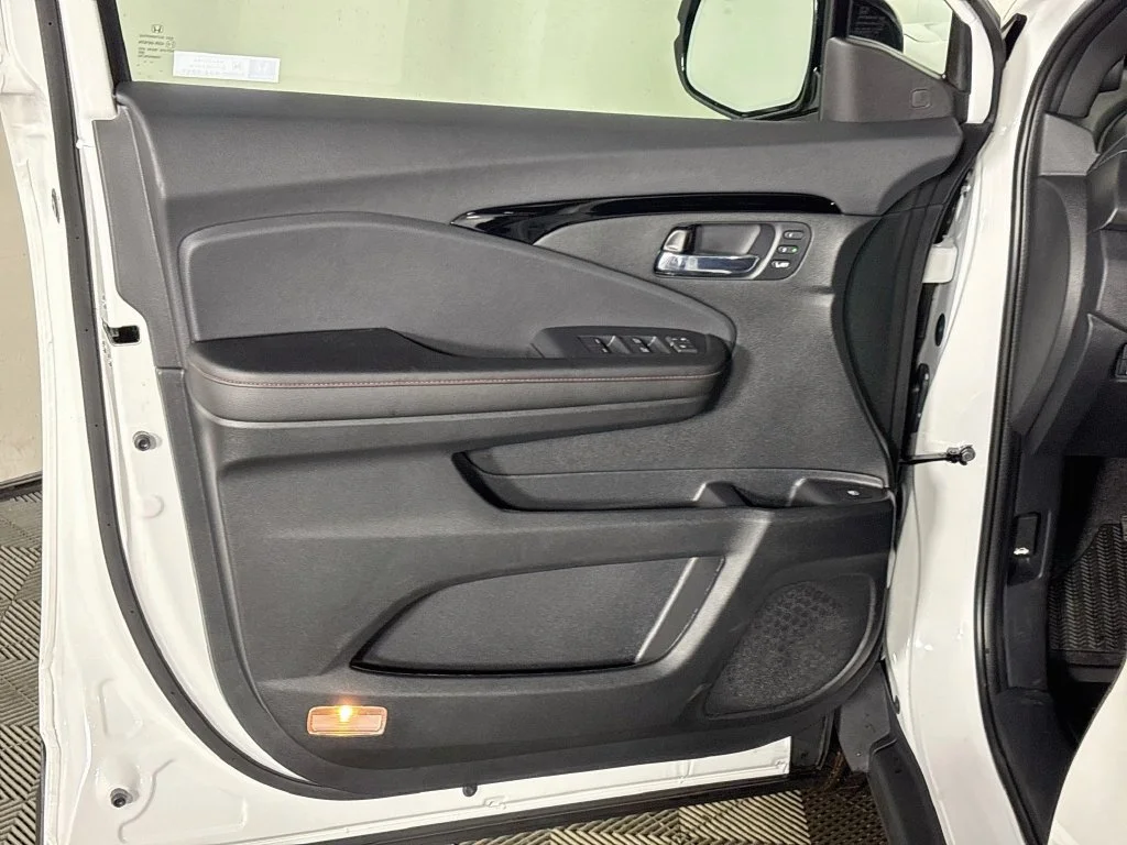 New 2026 Platinum White Pearl Honda Black Edition image 10