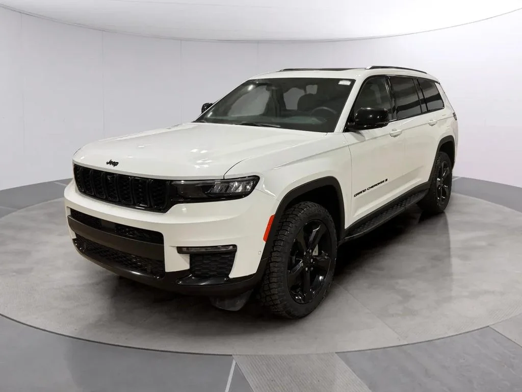 Used 2024 Bright White Clearcoat Jeep Limited image 7