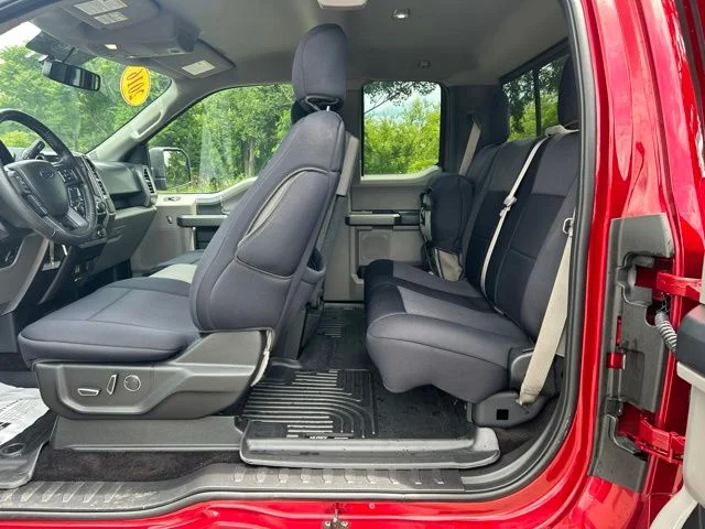Used 2016 Red Ford XLT image 25