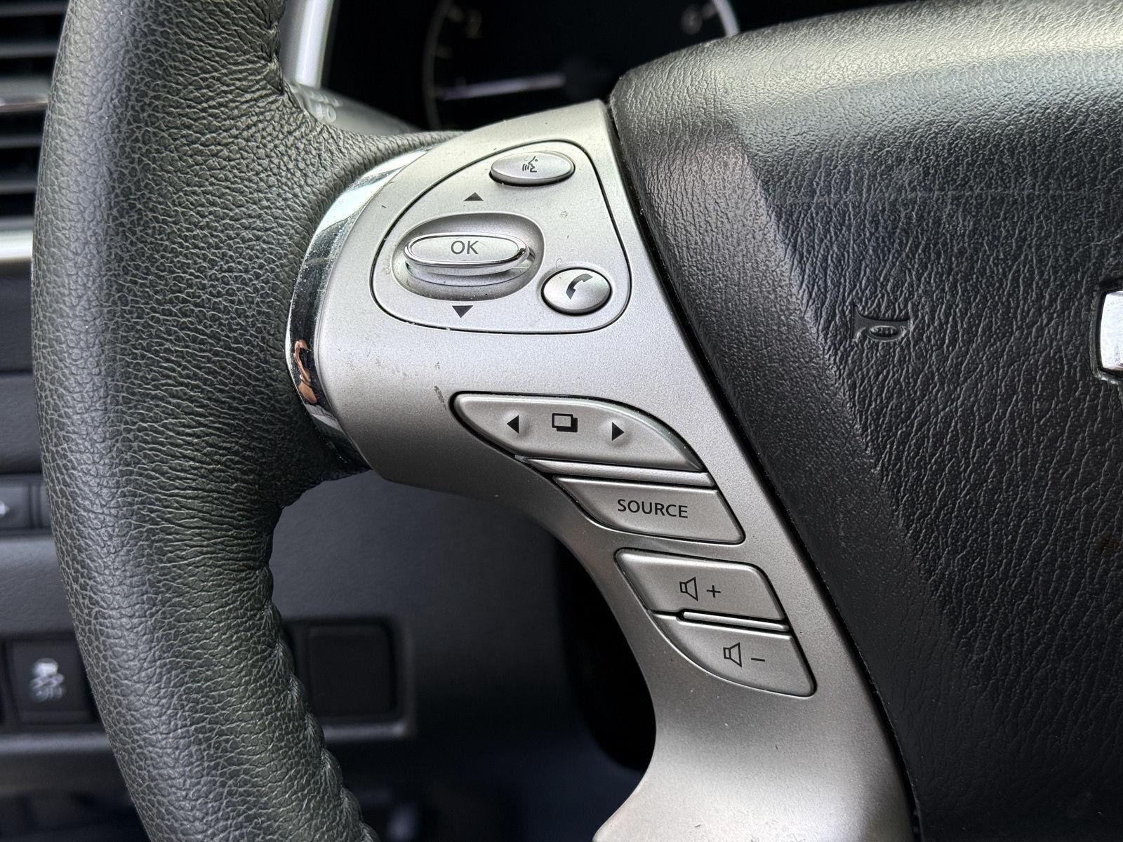 Used 2016 Pearl White Nissan SL image 20