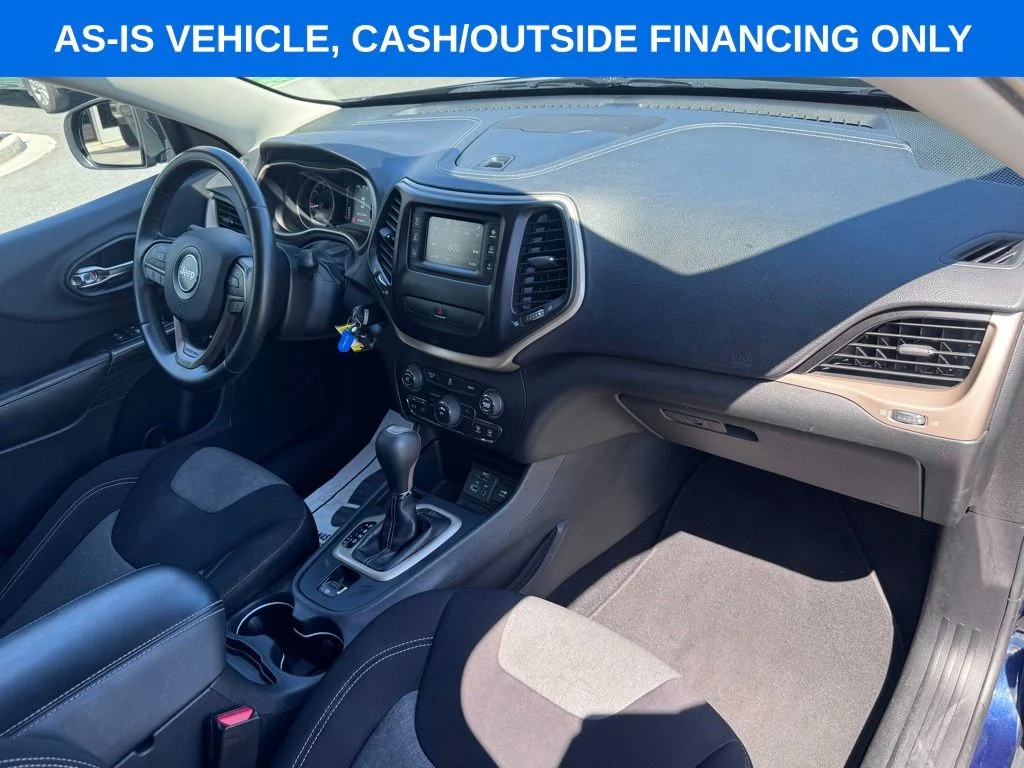 Used 2014 True Blue Jeep Latitude image 20