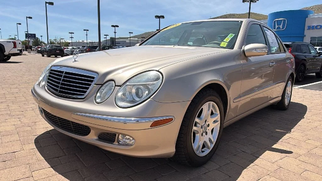 Used 2005  Mercedes-Benz E 320 image 7