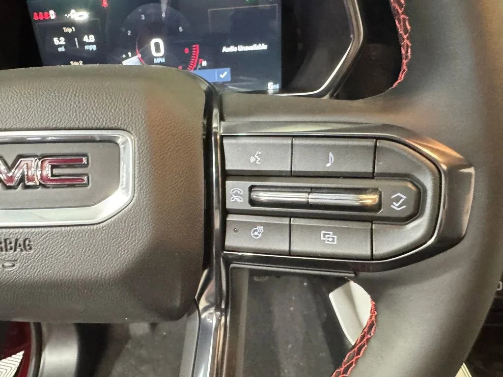 2026 GMC Canyon AT4X - Photo 18