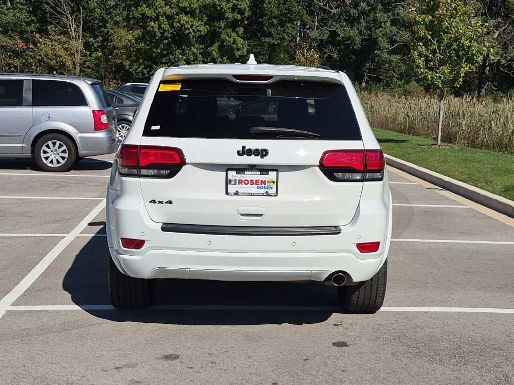 Used 2022 White Jeep Laredo X image 6