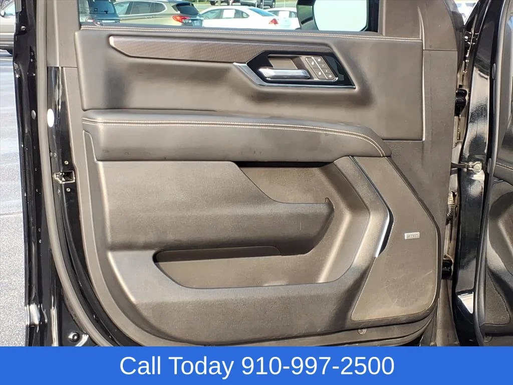 Used 2025 Onyx Black GMC Elevation image 19
