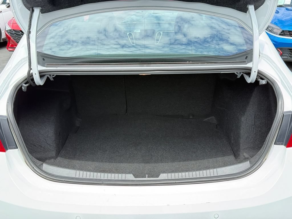 Used 2024 Summit White Chevrolet 1LT image 12