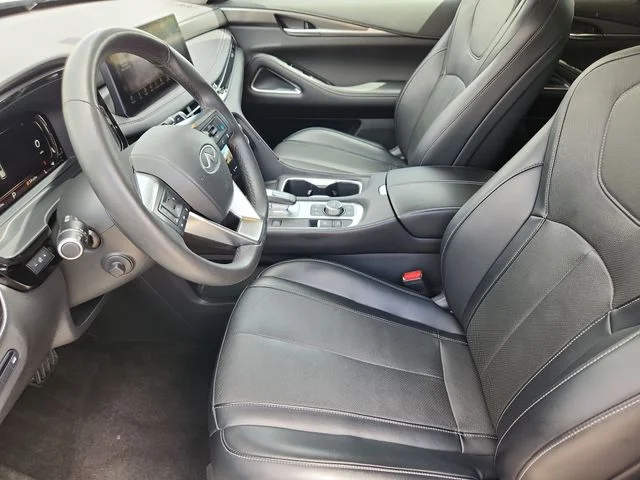 Certified Used 2023 Mineral INFINITI LUXE image 9