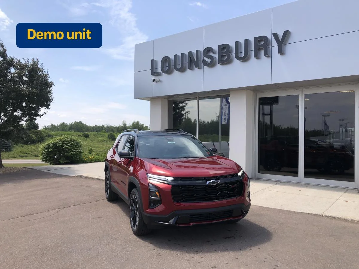 Used 2027 Red Chevrolet Awd 4dr Rs image 1
