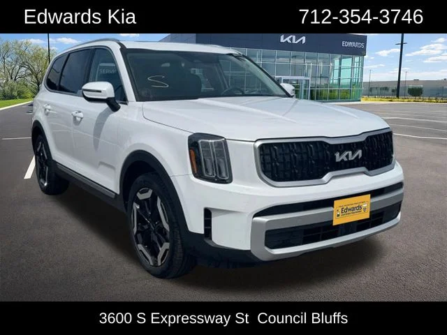 Used 2025 White Kia EX image 1