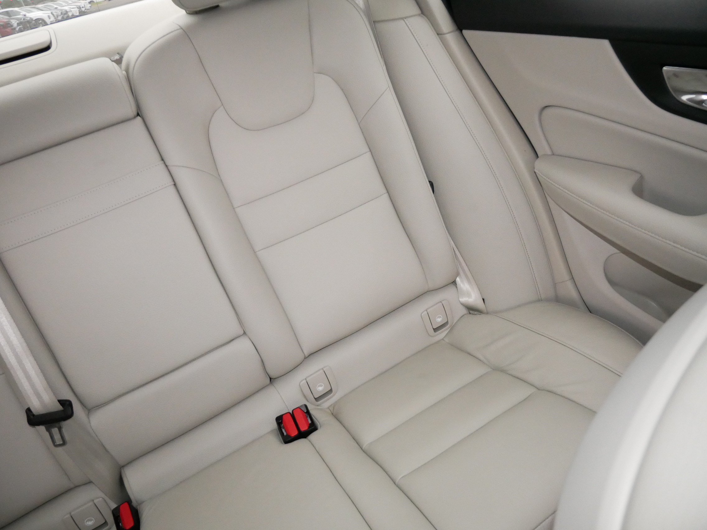 Used 2021 Osmium Grey Metallic Volvo Momentum image 14